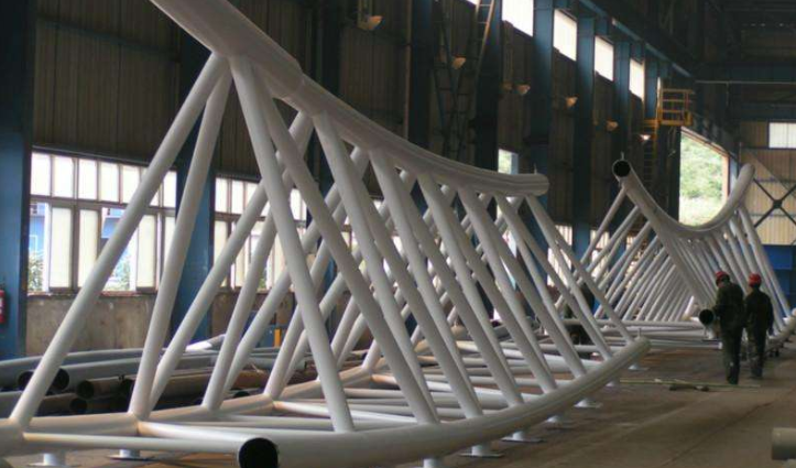 潮州管廊钢结构与桁架结构的管道支架应该如何区分
